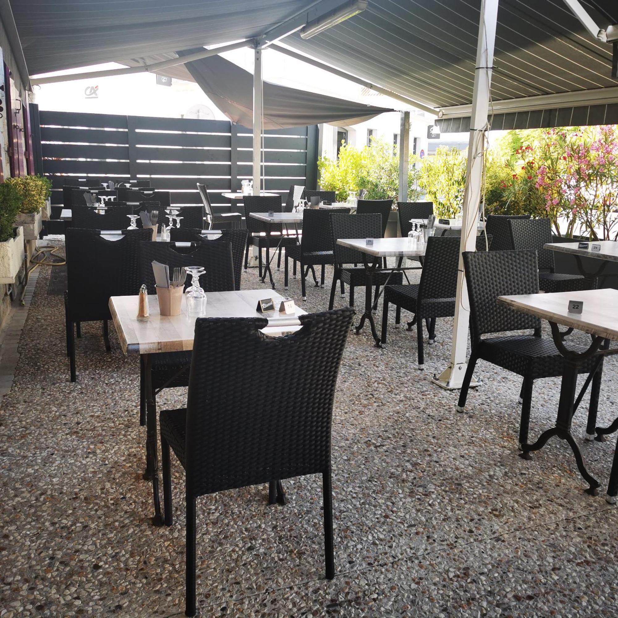 Logis Hotel & Restaurant Le Saint Savinien Экстерьер фото